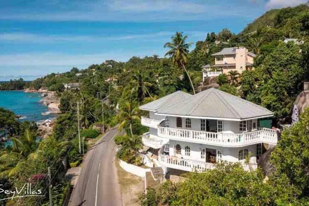 Epea Ocean View Top Victoria Exterior photo